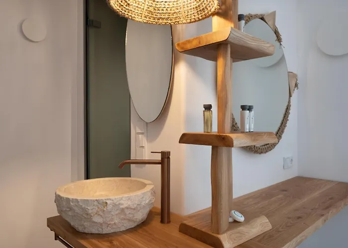 Kosmitis & Lejlighed Naousa