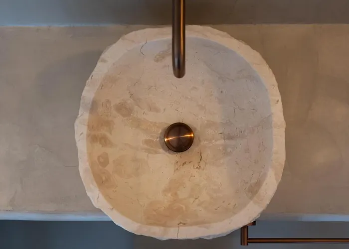 Kosmitis & 아파트 나오우사